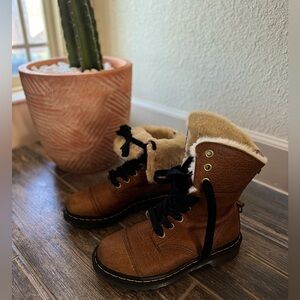 Dr. Martens Boot 8 tan